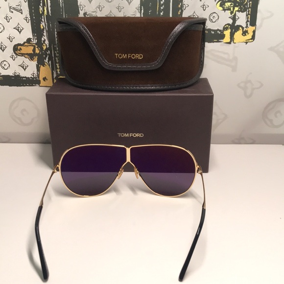 NEW AUTHENTIC Tom Ford Gold and Black Women\'s Sunglasses TF1158 30A main image 4